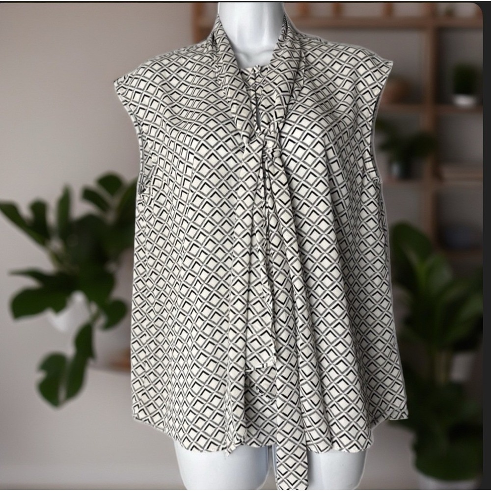 Worthington Tie Neck Blouse Women Medium Black White Geometric Sleeveless Top - Picture 4 of 10